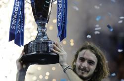 足球直播-包含日本网球队翻盘德国网球队，西西帕斯惊艳世界的词条