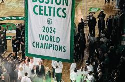 足球直播吧-尼克斯翻盘凯尔特人，约基奇三分雨点燃全场的简单介绍